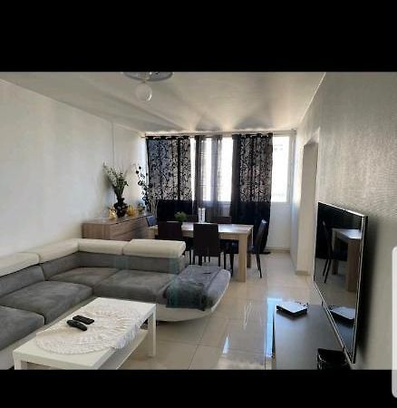 Appartement Laurent Bonnevay Villeurbanne Exterior foto